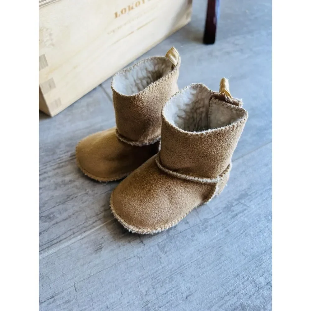 BABY GAP 3-6 Months Faux Suede Shearling Deerfield Soft Sole Boots Infant Shoes